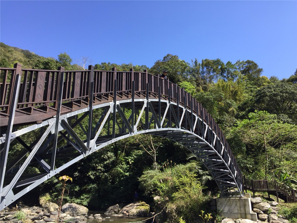 烏來蝴蝶公園人行橋鋼構工程